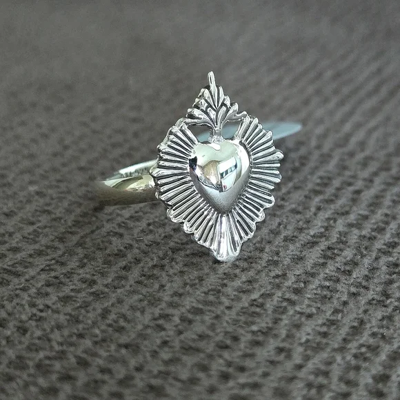 Sterling Silver🤍 El Sagrado Corazon (The Sacred Heart) Ring💍 - NWT - Picture 3 of 16